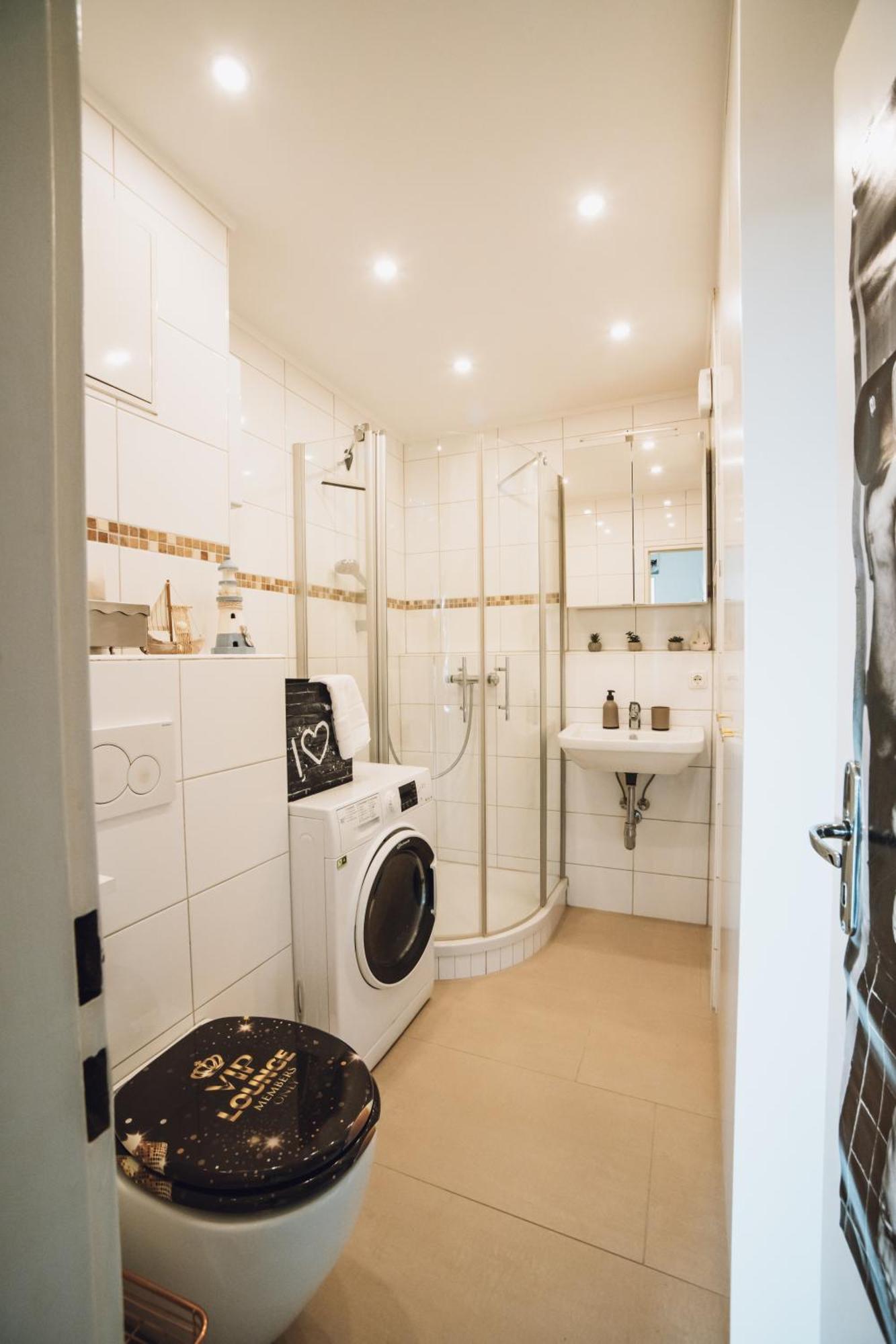 Apartment Am Neuen Teich -Balkon- 4 Personen -Waschmaschine วอล์ฟสบวร์ก ภายนอก รูปภาพ