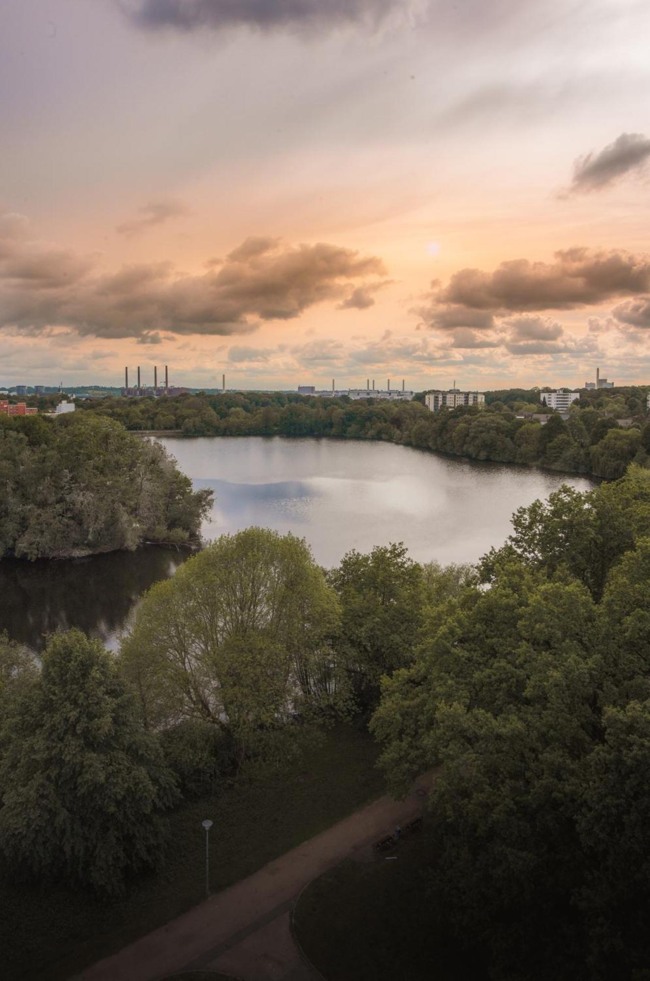 Apartment Am Neuen Teich -Balkon- 4 Personen -Waschmaschine วอล์ฟสบวร์ก ภายนอก รูปภาพ