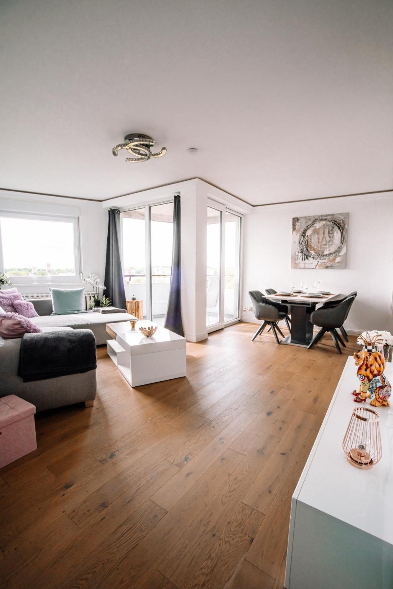 Apartment Am Neuen Teich -Balkon- 4 Personen -Waschmaschine วอล์ฟสบวร์ก ภายนอก รูปภาพ